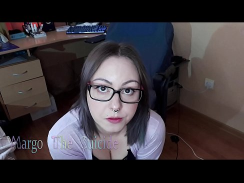 ❤️ Gabar Kacsan Oo Muraayad Leh Oo Kaamirada Si Qoto Dheer Ugu Nuugaysa Dildo ️ anaga