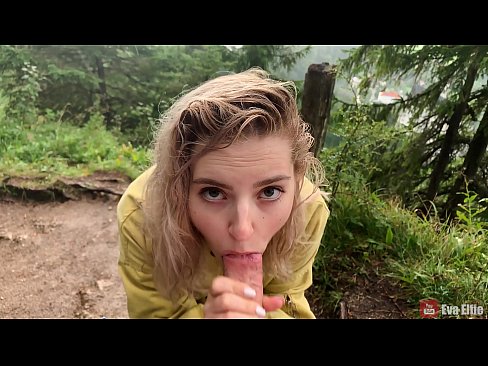 ❤️ Gabadha ayaa liqday dharbaaxo dadweyne ka dib - Eva Elfi ️  anaga